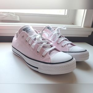 Converse Low Top light pink satin detail shoes size 7.5